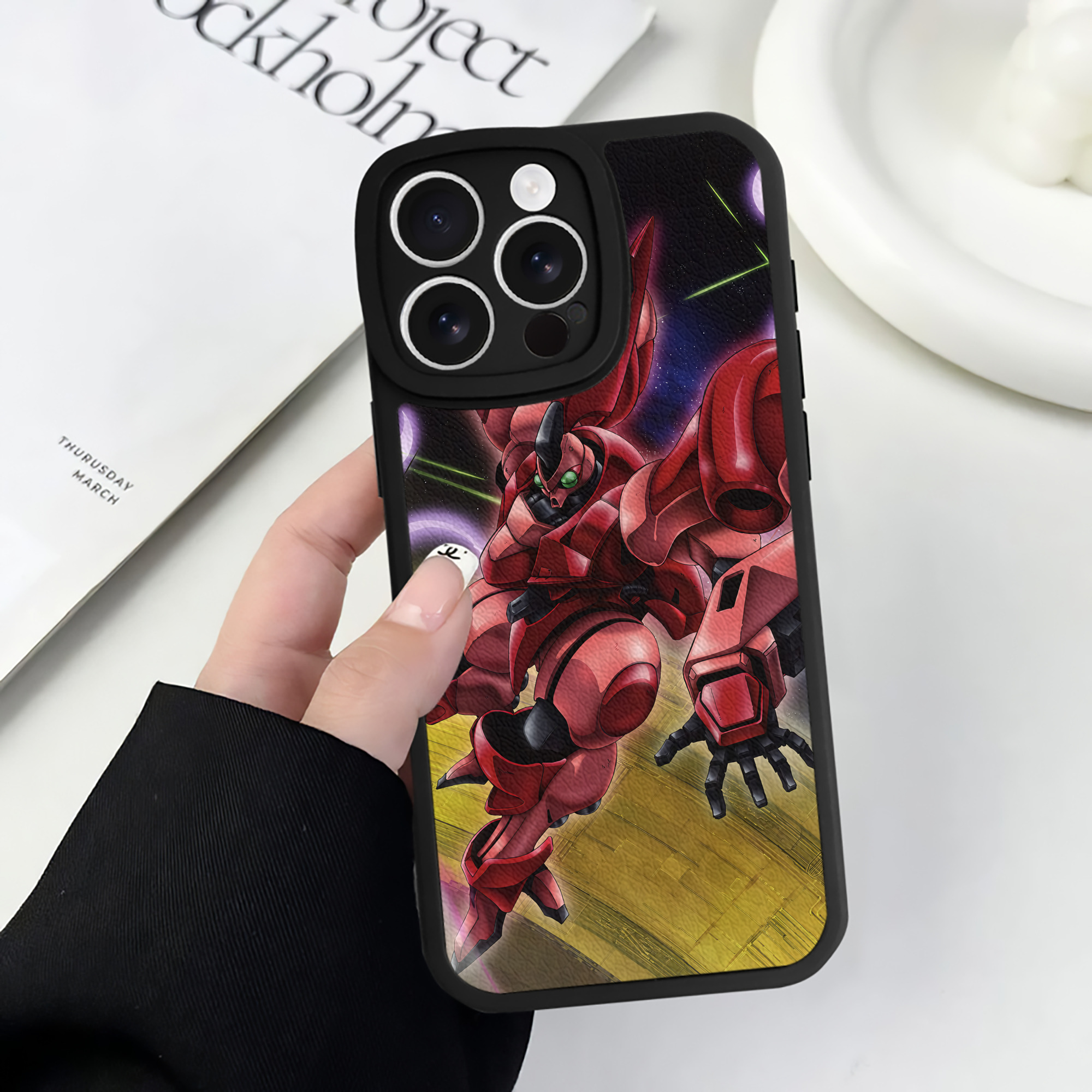 （画像用） 機動戦士ガンダム Mobile Suit Gundam 【iPhone 16シリーズ対応】シリコンスマホケース（レザー調） 材質：シリコン